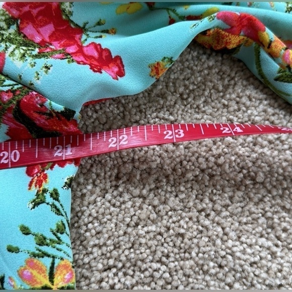 Fig & Flower blouse. Size medium. EUC - Picture 9 of 10